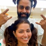 Ridheema Tiwari Instagram - Choti Choti Mastiyaa 🤪 Sunday Madness 🥰🧿🧿 With @jaskaransinghgandhi #itwaar #pagalpanti #patipatni #zarahatkezarabachke #ridhiematiwari #ponytails #jaskaransinghgandhi #sundayfunday Mumbai, Maharashtra