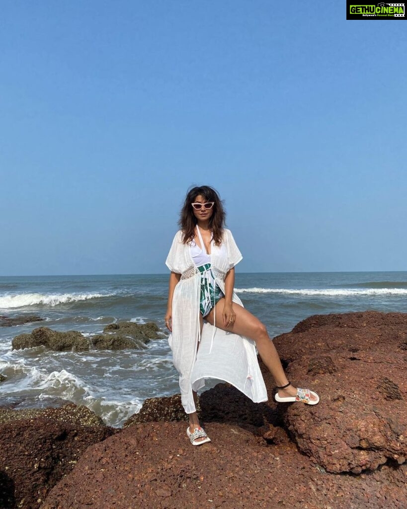 Ridheema Tiwari Instagram - Unsung Melody on my mind #sagarkinare #dayatthebeach Aswem Beach, Goa