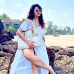 Ridheema Tiwari Instagram - “When I discover who I am, I'll be free.” Personalised bag - @bustaa.in #identity #personalisedbags #signaturehandbag #travelphotography #accessories #indianactor #ridhiematiwari Aswem Beach, Goa