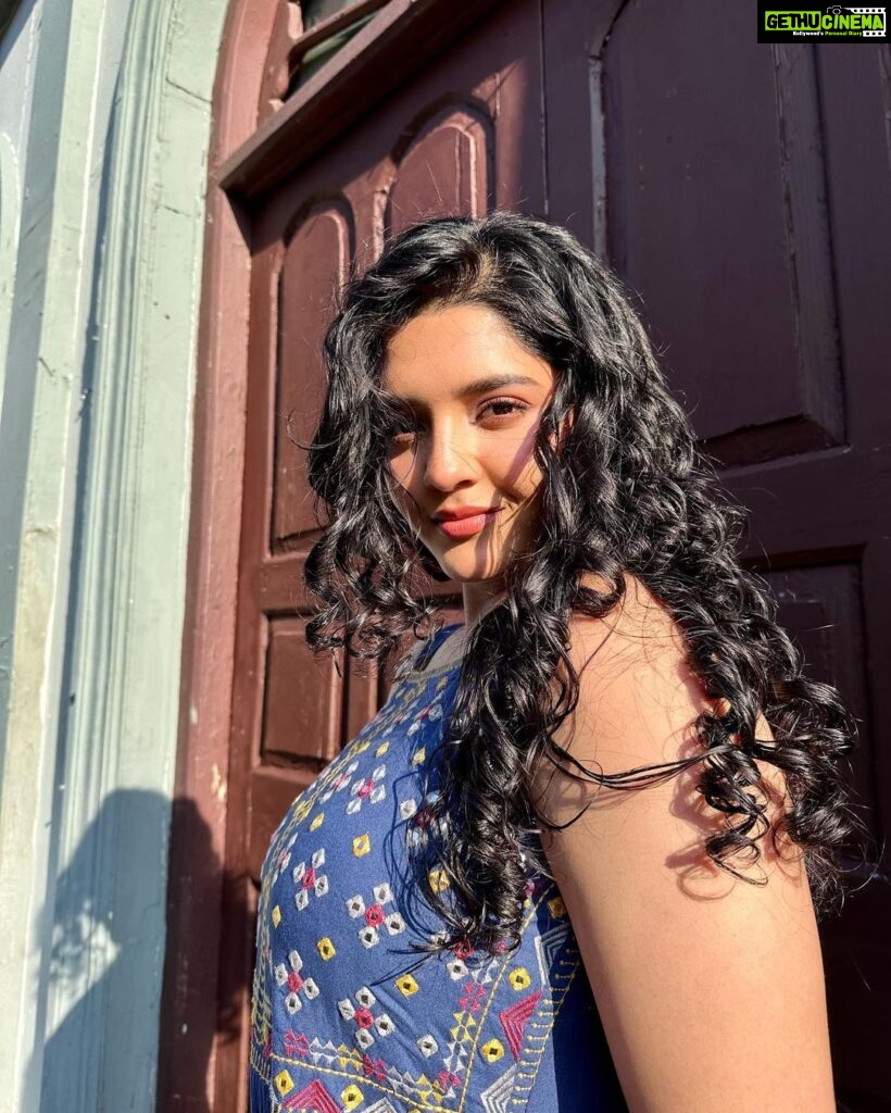 Ritika Singh Instagram - Just curls everywhere 🌀✨