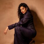 Ritika Singh Instagram - Incar promotions ready ❤️‍🔥 Photographed by - @kiransaphotography Makeup - @snehamnj Assisted by - @glossbymeenakshi Hair - @priyahairandmakeup_ Accessories - @goldsmiths_jewellery Styled by - @sheefajgilani Assisted by - @astha_kothari @kashishsinhaaa @karenavinaik