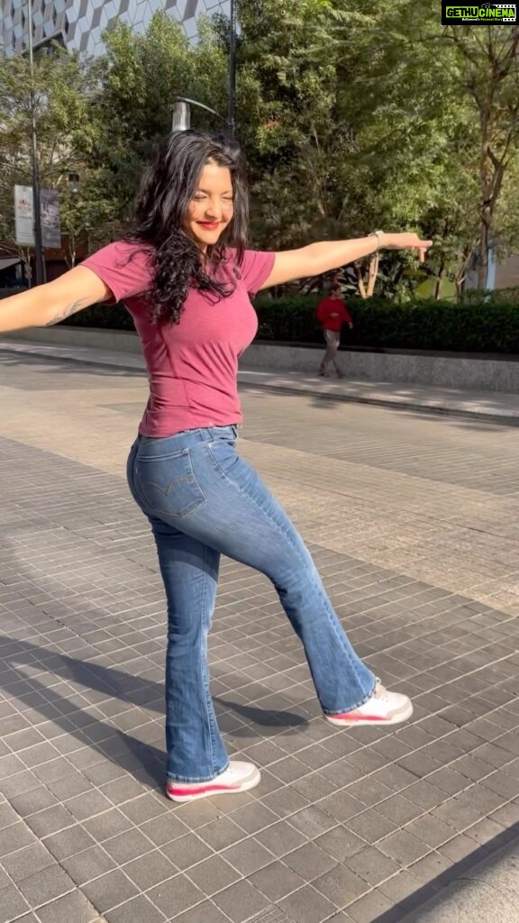 Ritika Singh Instagram - Out n about 🤸🏻‍♀