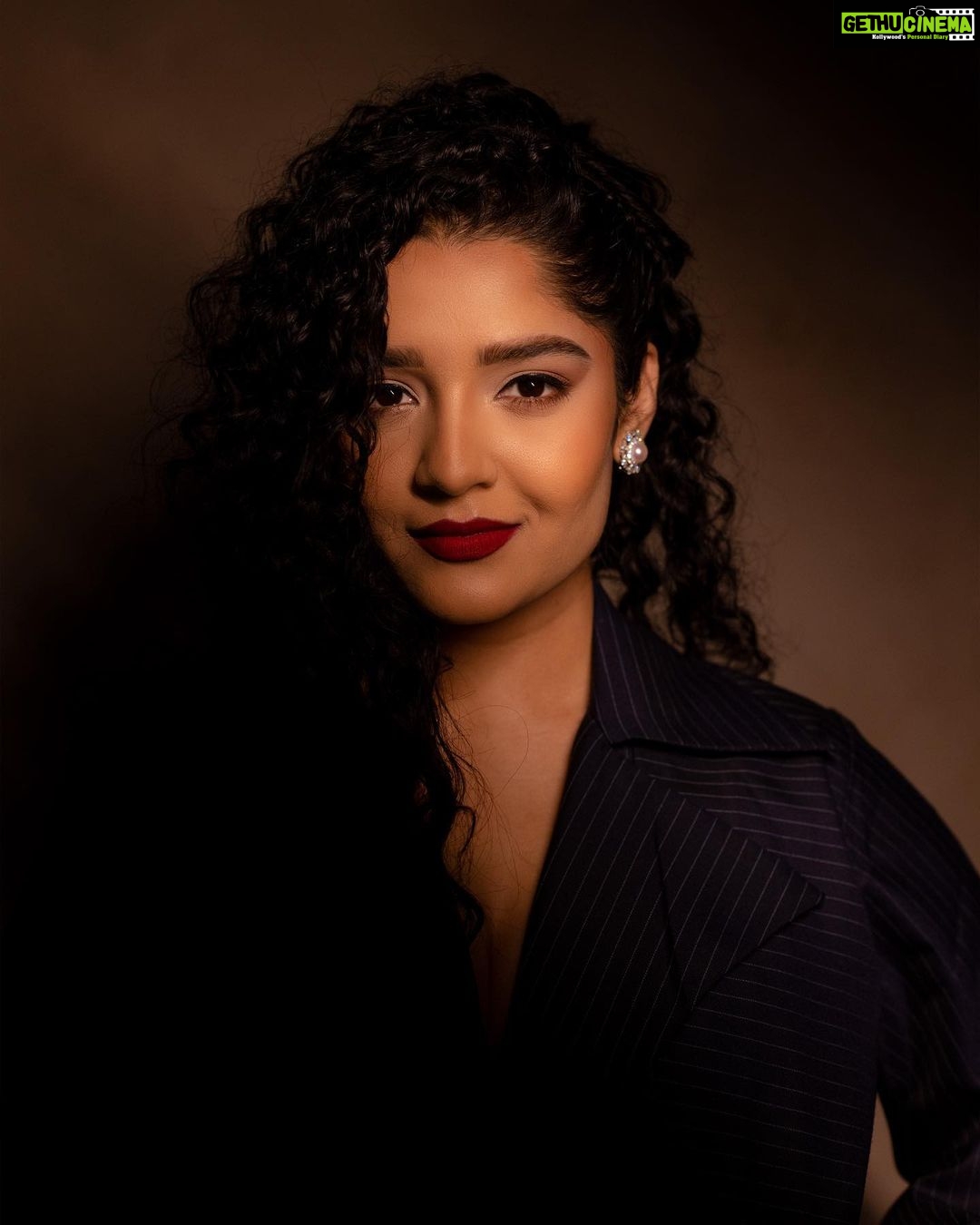 Ritika Singh Instagram - Incar promotions ready ❤️🔥 Photographed by - @kiransaphotography Makeup - @snehamnj Assisted by - @glossbymeenakshi Hair - @priyahairandmakeup_ Accessories - @goldsmiths_jewellery Styled by - @sheefajgilani Assisted by - @astha_kothari @kashishsinhaaa @karenavinaik