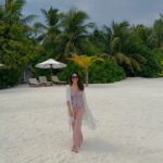 Ritu Varma Instagram - Missing the ocean and the breeze in my hair. 🏝️🐚🍹
