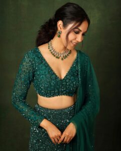 Ritu Varma Instagram - Felt like a 🧜🏼‍♀️ Outfit @mishruofficial @msanumolu Jewellery @akoyajewels MUA @makeupartist_arti Hair @itz_rajesh24 Photography @pranav.foto