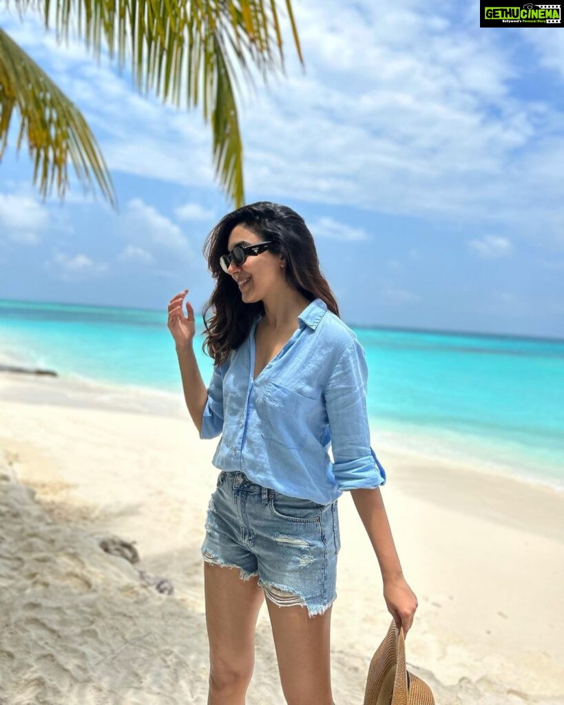 Ritu Varma Instagram - Beach and sunshine ☀️ Had the best birthday on this beautiful island!! 🏝️ @luxsouthari @ncstravels LUX* South Ari Atoll