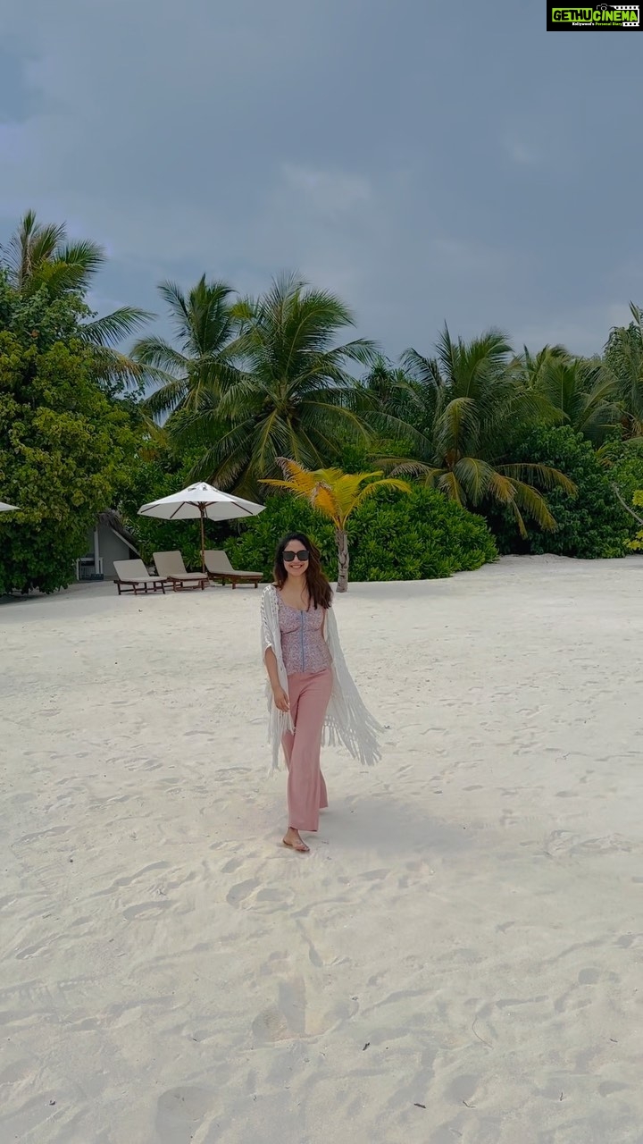Ritu Varma Instagram - Missing the ocean and the breeze in my hair. 🏝️🐚🍹
