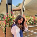 Riya Deepsi Instagram - Hold me close and hold me fast, this magic spell you cast ✨ ok now I am feeling ticklish 😂 go away 🤪 📸 @i.shreyabhalla #instagood#instaphoto#instagram#sunkissed#love#flowers#explore#explorepage#snaps#portrait Advant It Park Pvt. Ltd.