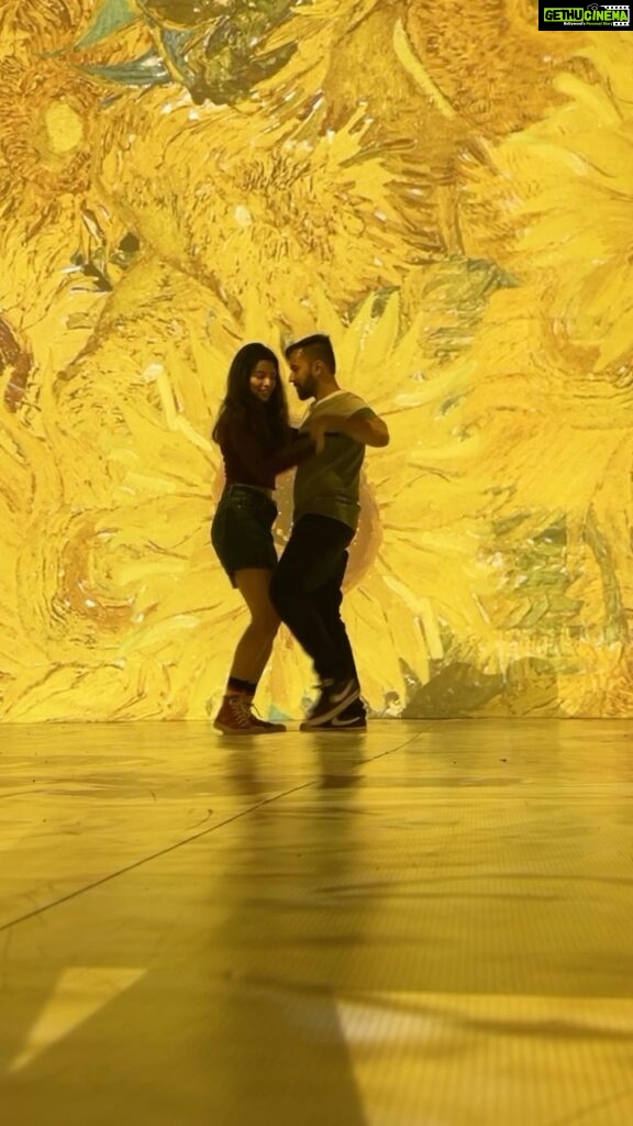 Riya Deepsi Instagram - A very impromptu dance by 2 amateurs trying to create something in front of the creator’s creation 😂✨ You will agree @mehul_madan 🙃😝 📍 Van Gogh 360 #bachata#dance#reels#fun#love#vangogh#explore#explorepage#instagram#instagood