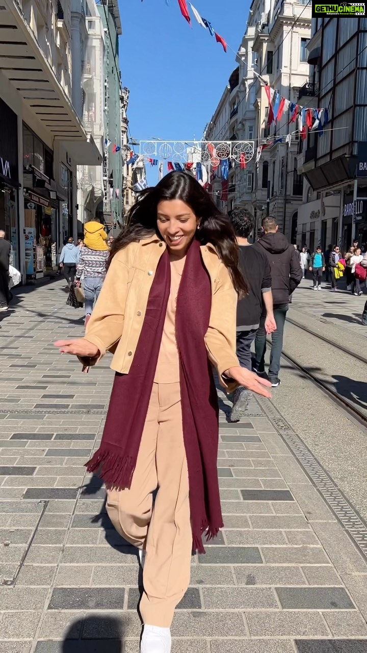 Riya Deepsi Instagram - Streets of takshim square - Istanbul ✨ What a pretty and a busy street filled with food stall, shopping and fun 🤩 📸 @s_rishabh48 Top to bottom with scarf @zara Shoes @puma #fashion#turkey#style#travel#istanbul#explore#explorepage#love#reels#reeling#instagram Taksim Square, Istanbul