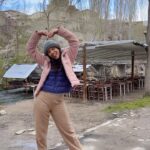 Riya Deepsi Instagram - Kyunki pagalpanti bhi zaroori hai ✨😁 As soon as I saw this spot , this song was ringing in mind and I was like sure 🤪😆 And I was shy too 🙈 Also can you spot the cat who became my wonderful audience 😁 #cappadocia#valley#dancing#reels#fun#love#turkey#explore#explorepage