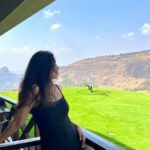 Riya Deepsi Instagram - Nothing is perfect but everything is beautiful ✨ Birthday fit 🥰 #exolore#explorepage#reels#reeling#birthday#vacation#getaway#insta#instagood#trending#instagood#nature#scenic#fashion