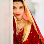 Riya Deepsi Instagram – तेरे होने से मेरी पलके ऐसे झुकी
जैसे साथ हमारा बरसों का हो 
तुझे देखने की चाह में दिल ऐसा धड़का 
जैसे प्यार हमारा जन्मों का हो
– रिया दीपसी 
#bts#shoot#dulhaniyan#punjabi#love#work#red#explore#explorepage#trending#portait#photography#instagram