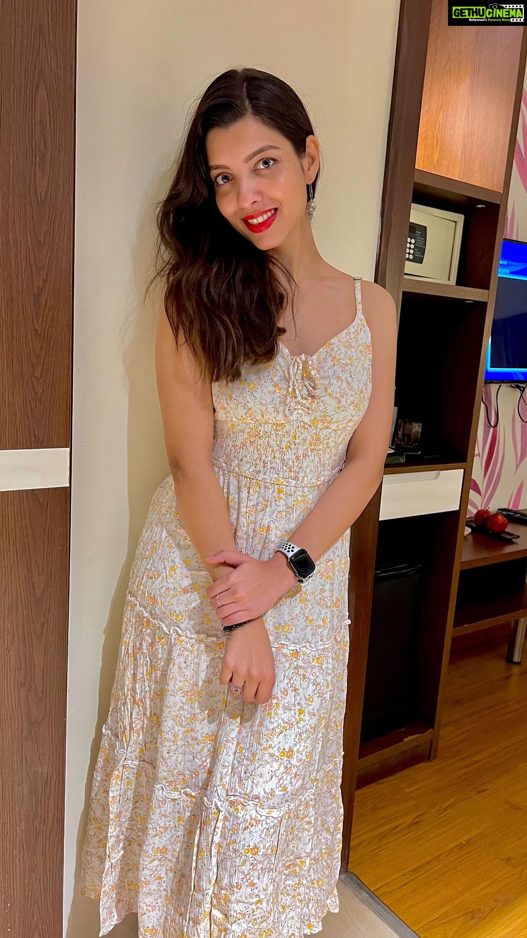 Riya Deepsi Instagram - The reel says it all ❤️❤️ Grateful and looking forward ✨ It really took me a lot of time to love and accept myself and sometimes I still have those moments where I have to try but it’s not about the destination, it’s about the journey and I am loving myself for it. Also, I love you all for always being there for me and support me. #reels#love#explore#explorepage#selflove#loveyourself#grateful#blessed#journey#coorg#banglore