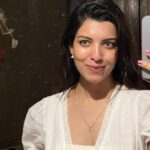 Riya Deepsi Instagram - No filter baby 😉 Btw open hair or braid ? What do you choose ? #instagood#instagram#explore#explorepage#style#fashion#love#moments#viral#beauty#trendit#nofilter