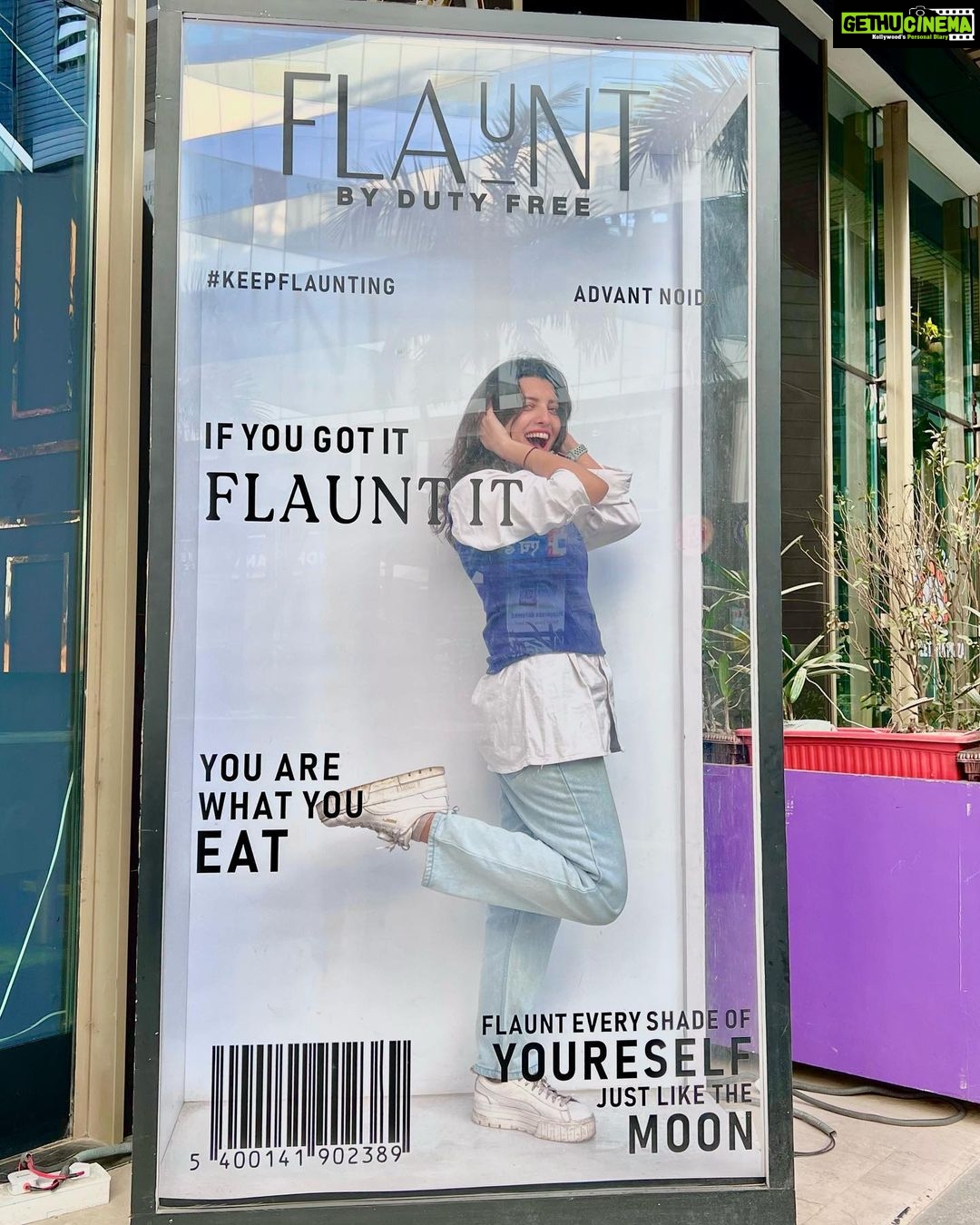 Riya Deepsi Instagram - Flaunt it babe 😍 Pick your fav ✨😝 📸 @i.shreyabhalla #instagood#instagram#cover#explore#explorepage#love#gratitude#trendit#fashion#magazine#fun Advant It Park Pvt. Ltd.