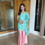 Riya Deepsi Instagram – Outfit check ✅
Mehandi, Chunari, Haldi, Sangeet, Shaadi, Reception 🤩 Now you know what I wore for @nishdha_2810 wedding ✨ 
Which one is your fav ? 
#fashion#style#outfit#wedding#friendswedding#traditionalwear#instagram#insta#explore#explorepage