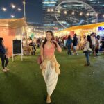 Riya Deepsi Instagram - You should see me in the crowd 😂 always in a mood 😁✨ #instagood#instagram#explore#explorepage#style#fashion#love#moments#fleamarketstyle#fleamarket Jio World Garden