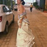 Riya Deepsi Instagram – Sending a happy video on your feed ✨
Hoping this gives you a smile 😊 
#happy#positive#blessed#love#reels#explorepage#explore#traditionalwear#style#trending#terehawale#song#slowmo