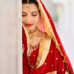 Riya Deepsi Instagram – तेरे होने से मेरी पलके ऐसे झुकी
जैसे साथ हमारा बरसों का हो 
तुझे देखने की चाह में दिल ऐसा धड़का 
जैसे प्यार हमारा जन्मों का हो
– रिया दीपसी 
#bts#shoot#dulhaniyan#punjabi#love#work#red#explore#explorepage#trending#portait#photography#instagram
