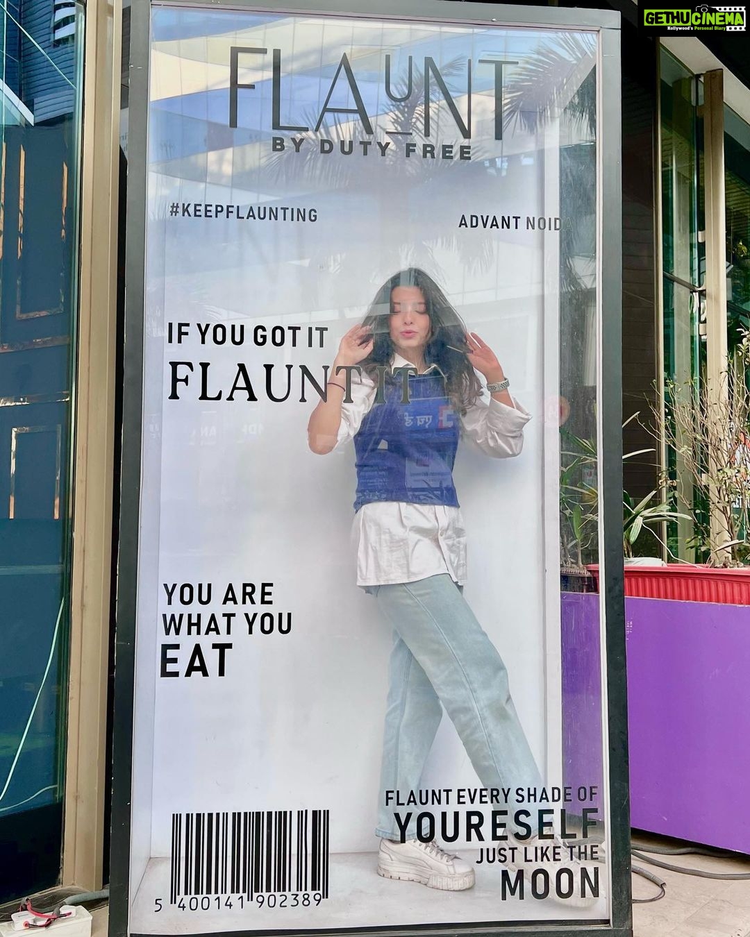 Riya Deepsi Instagram - Flaunt it babe 😍 Pick your fav ✨😝 📸 @i.shreyabhalla #instagood#instagram#cover#explore#explorepage#love#gratitude#trendit#fashion#magazine#fun Advant It Park Pvt. Ltd.