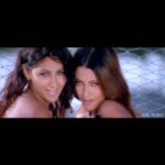 Riya Sen Instagram - Boogeying in ‘Style ‘🤣 our first Hindi super hit comedy film 🍿 #reels #bollywood #instagood #instadaily #tbt