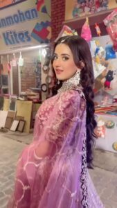 Riya Sharma Instagram - A sight for sore eyes 💫
#reelsinstagram #reelitfeelit #reels #ootd #indian #ethnic #traditional