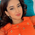 Riya Sharma Instagram - Thike ji? 🙂 #reelsinstagram #reelitfeelit #reels Mumbai, Maharashtra