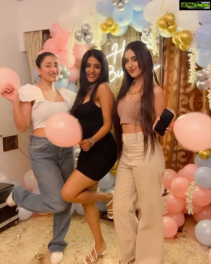 Riya Sharma Instagram - Tb to my @ulkagupta ‘s birthdayyy 🤍🤍 Shame I don’t have any good pictures from that day apart from this 🥲 P.s. Cheers to these fun energetic souls and absolute cuties @ulkagupta @sumbul_touqeer @priyamallickofficial @nidhibhavsar_official @poojaa_singh_ @guptainji 🤍🤍 #blessedwiththebest #throwback #girlgang Mumbai, Maharashtra