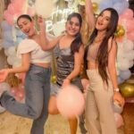 Riya Sharma Instagram – Tb to my @ulkagupta ‘s birthdayyy 🤍🤍
Shame I don’t have any good pictures from that day apart from this 🥲

P.s. Cheers to these fun energetic souls and absolute cuties @ulkagupta @sumbul_touqeer @priyamallickofficial @nidhibhavsar_official @poojaa_singh_ @guptainji 🤍🤍

#blessedwiththebest #throwback #girlgang Mumbai, Maharashtra