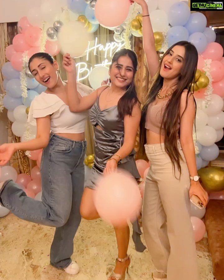 Riya Sharma Instagram - Tb to my @ulkagupta ‘s birthdayyy 🤍🤍 Shame I don’t have any good pictures from that day apart from this 🥲 P.s. Cheers to these fun energetic souls and absolute cuties @ulkagupta @sumbul_touqeer @priyamallickofficial @nidhibhavsar_official @poojaa_singh_ @guptainji 🤍🤍 #blessedwiththebest #throwback #girlgang Mumbai, Maharashtra