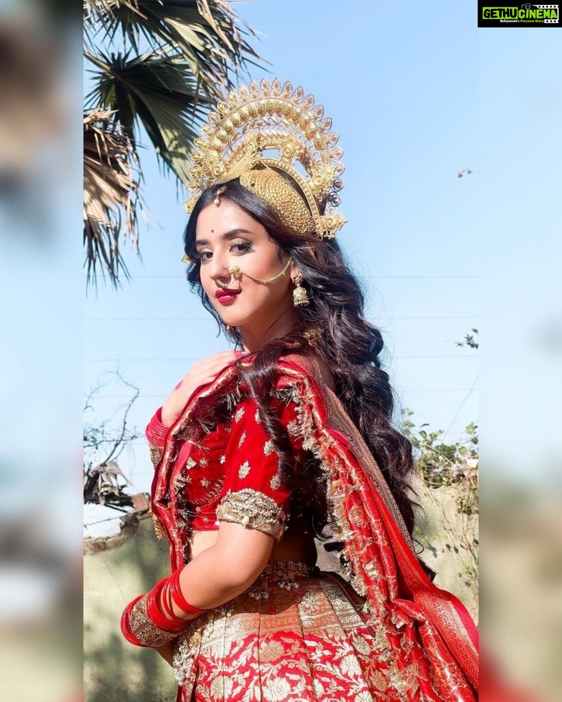 Riya Sharma Instagram - Found the muse in myself, & I loved her fiercely 🤍 📸- @dopmanishsharma Hair- @priya_malhotra4 #red #blessed Mumbai, Maharashtra