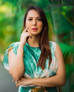 Rochelle Rao Instagram - What do you think is on my mind? Best answers get a mention in my stories..
HMU @sharaddhamnaskar 
Shot & edited by @being_flamingo @flamingo.productions
