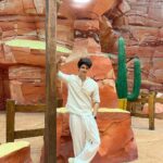 Rohan Mehra Instagram - Hello 👋 from Abu Dhabi 🇦🇪 . . . @wbworldad @yasisland @goldcoastfilmsofficial Warner Bros. World Abu Dhabi