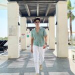 Rohan Mehra Instagram - Come walk with me 🤍 . . . @goldcoastfilmsofficial @yasisland @crowneplazayasisland