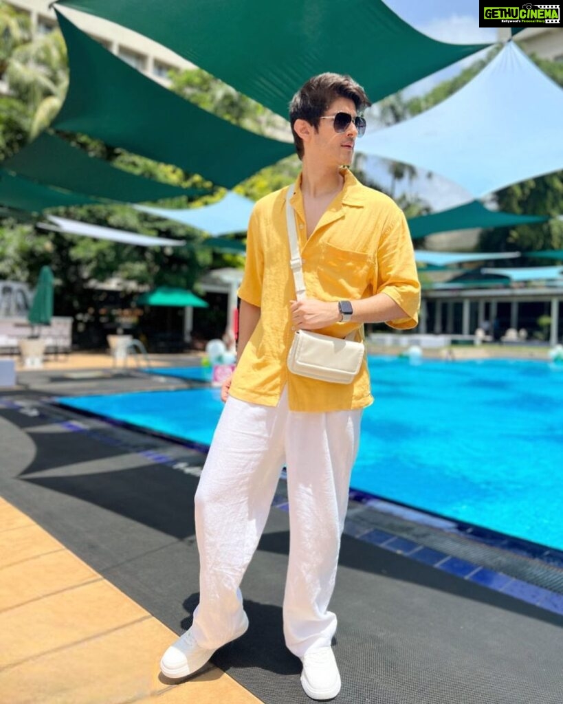 Rohan Mehra Instagram - Let’s look at the bright side ✨ Colombo, Sri Lanka