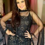 Roopal Tyagi Instagram – “Cham cham” ka timing 🤩 

#trendingreels #seharibabu #easydancereels #simpledance #ootd #indianwear