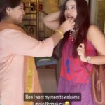 Roopal Tyagi Instagram - Idli is 💙 what’s your favourite dish from your hometown? 🤤 #idli #bengaluru #myhome #kabhikhushikabhigham #funnyreels #mom