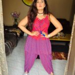 Roopal Tyagi Instagram - Comment and let me know if you like this look 🥰👇🏼 #ootd #kurti #dhoti #indowestern
