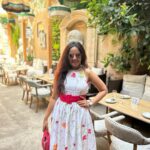Roopal Tyagi Instagram - “Like a ripe mango, let your inner beauty shine.” 🥭 🍲 #one8commune #mangovino Juhu, Mumbai