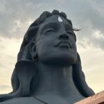 Roopal Tyagi Instagram - Pees do astitva mera, Aur kar do choora choora, Purn hone do mujhe aur, Hone do ab poora poora #aumnamahshivaya #adiyogi #omnamahshivaya #shiva Bangalore, India