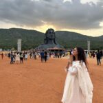 Roopal Tyagi Instagram - Pees do astitva mera, Aur kar do choora choora, Purn hone do mujhe aur, Hone do ab poora poora #aumnamahshivaya #adiyogi #omnamahshivaya #shiva Bangalore, India