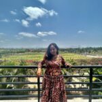 Roopal Tyagi Instagram - Angoor khatte nahi hai! 😂 Have a grape 🍇 day ! #sulavineyards #grapevines Sula Vineyards