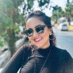 Roopal Tyagi Instagram – Anything is possible with sunshine and a little pink ! 💖 

#dayout #solodates #bandra #mumbai #vibe #coffee Bandra West