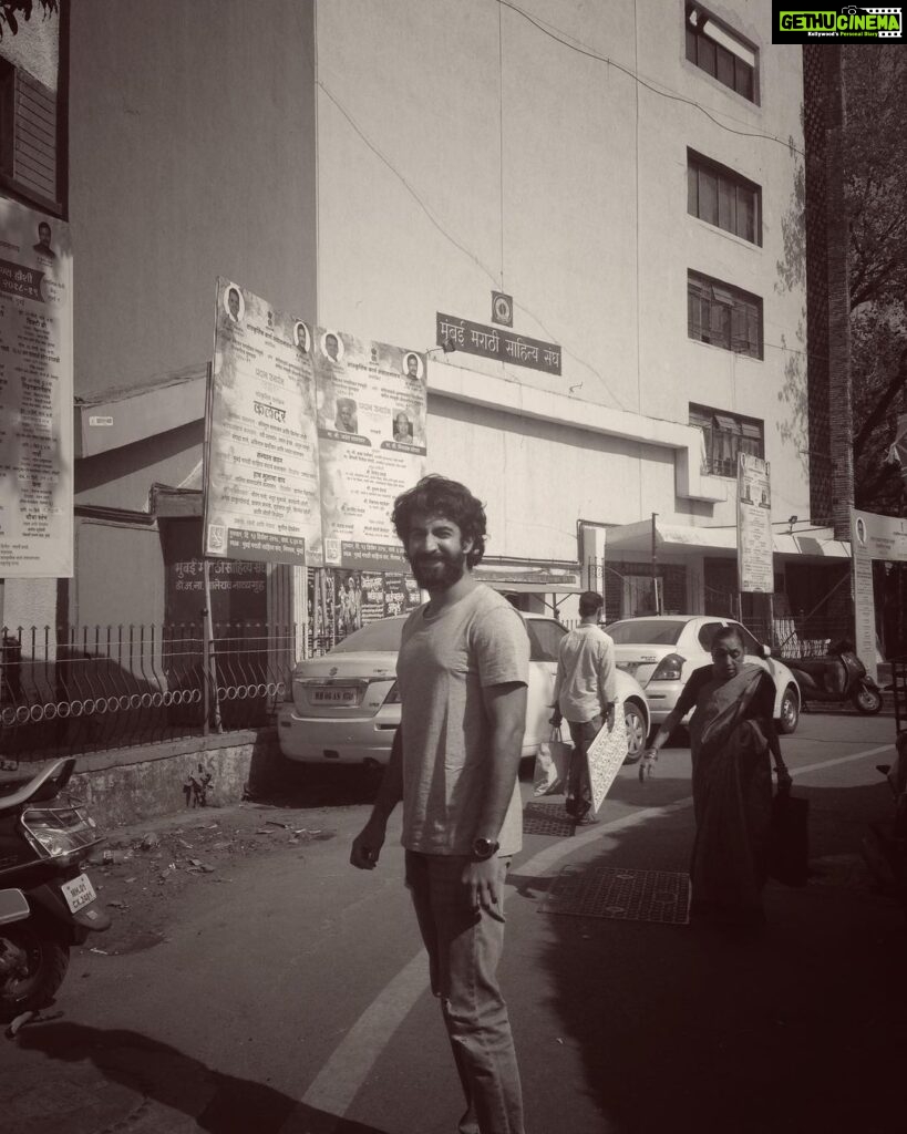 Roshan Mathew Instagram - These pictures are from when I went back to @dsmumbai a few years after I left. I walked in expecting a sudden rush of nostalgia and all, but it plainly felt like I’d never left in the first place. Felt like sharing these today. Happy World Theatre Day :) thank you for the photos @darshanarajendran. Drama School Mumbai