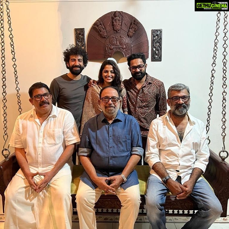 Roshan Mathew Instagram - Back at ‘Kotthu’ with these lovely people :) @siby.malayil @balakrishnan_ranjith @asifali @nikhilavimalofficial @p_m_sasidharan @kotthuthemovie 🤺