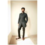Roshan Mathew Instagram - @roshan.matthew in @kunalrawalofficial , basically Zulfi all spruced up 🤓 📸 @shivamguptaphotography . . . #roshanmathew #celebritystyle #lookoftheday #style