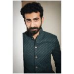 Roshan Mathew Instagram – @roshan.matthew in @kunalrawalofficial , basically Zulfi all spruced up 🤓 

📸 @shivamguptaphotography 

.
.
.

#roshanmathew #celebritystyle #lookoftheday #style