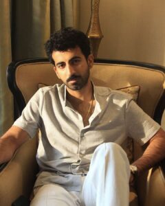 Roshan Mathew Instagram - Long overdue expression of gratitude and awkwardness to taste. 

Styled by @rn.rakhi
Hair by @prachirajaney 
Clothing partner 
@shopcultmodern at www.shopcultmodern.com x @weareperona

Thank you for making me look presentable for #Darlings.