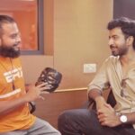 Roshan Mathew Instagram - Yess I had darling @roshan.matthew on Spotlight 😍🧡You ask me about the episode I would say Genuine-straight from heart- Fun- Unfiltered ! . . PS - That mask has something to do with the Spotlight episode today !! 😄 . . Plandid series 1 2 3 Taken by Aneesh 🧡 . . #darlings #roshanmathew #happiness #fun #chatshow #spotlight #radiomango #rjkarthikk #weekend #talkshow #rjlife #unfiltered Kochi, India
